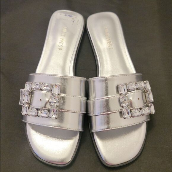BRAND NEW NINE WEST SLIDE JEWEL MATTER DESIGN SANDAL - Picture 2 of 16